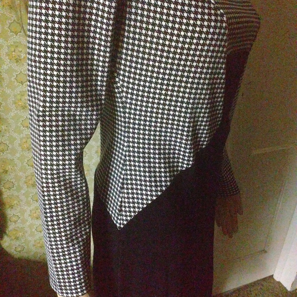 Dress - Picture 4 of 7